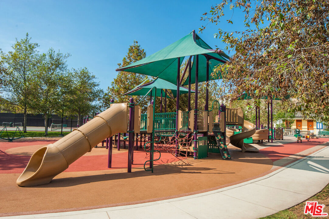 7101 Playa Vista Dr Unit: 307