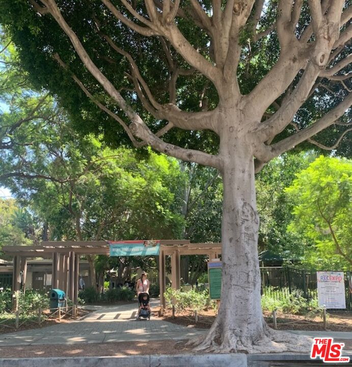 1030 N Kings RD Unit: 303