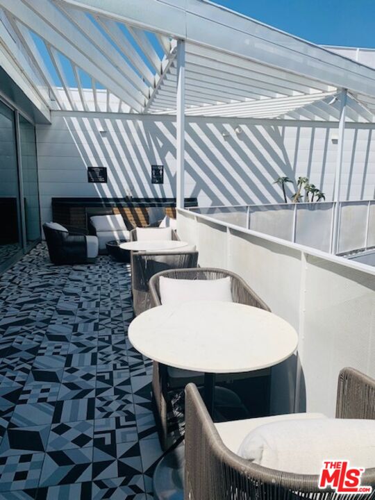 1030 N Kings RD Unit: 303