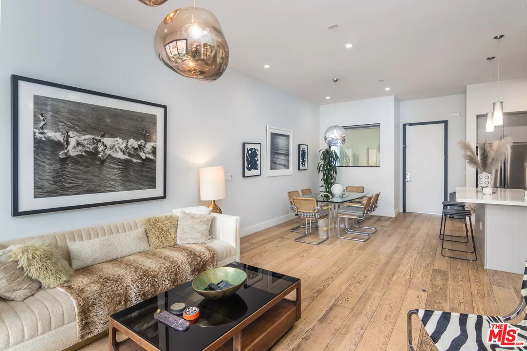 4322 Gentry Ave Unit: 103