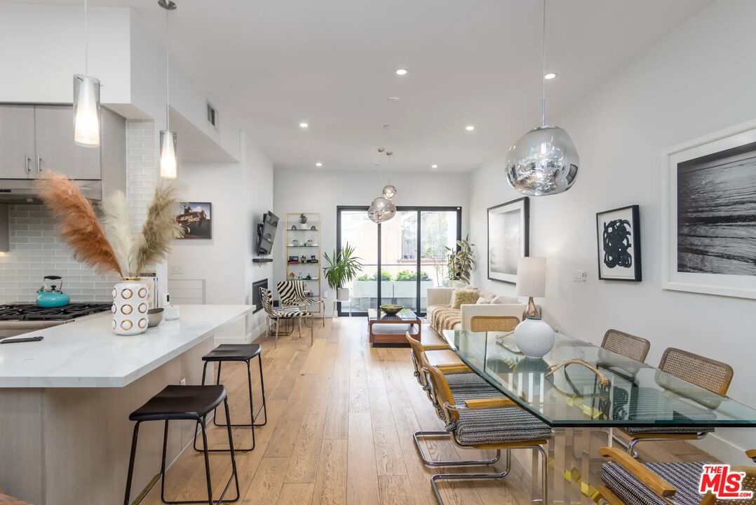 4322 Gentry Ave Unit: 103