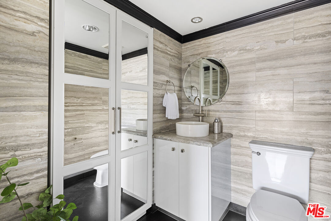 724 S Westgate Ave Unit: PH1