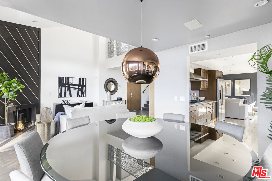 724 S Westgate Ave Unit: PH1