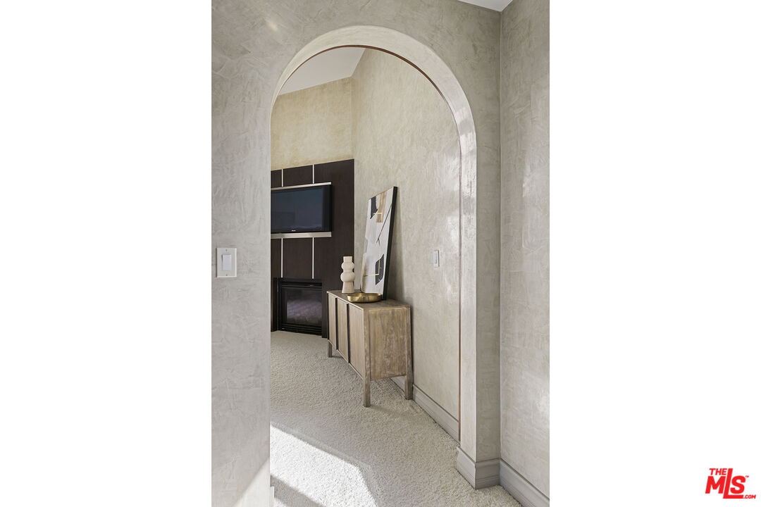 724 S Westgate Ave Unit: PH1