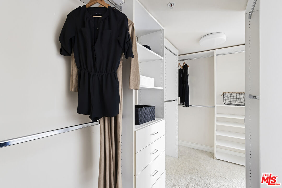 724 S Westgate Ave Unit: PH1