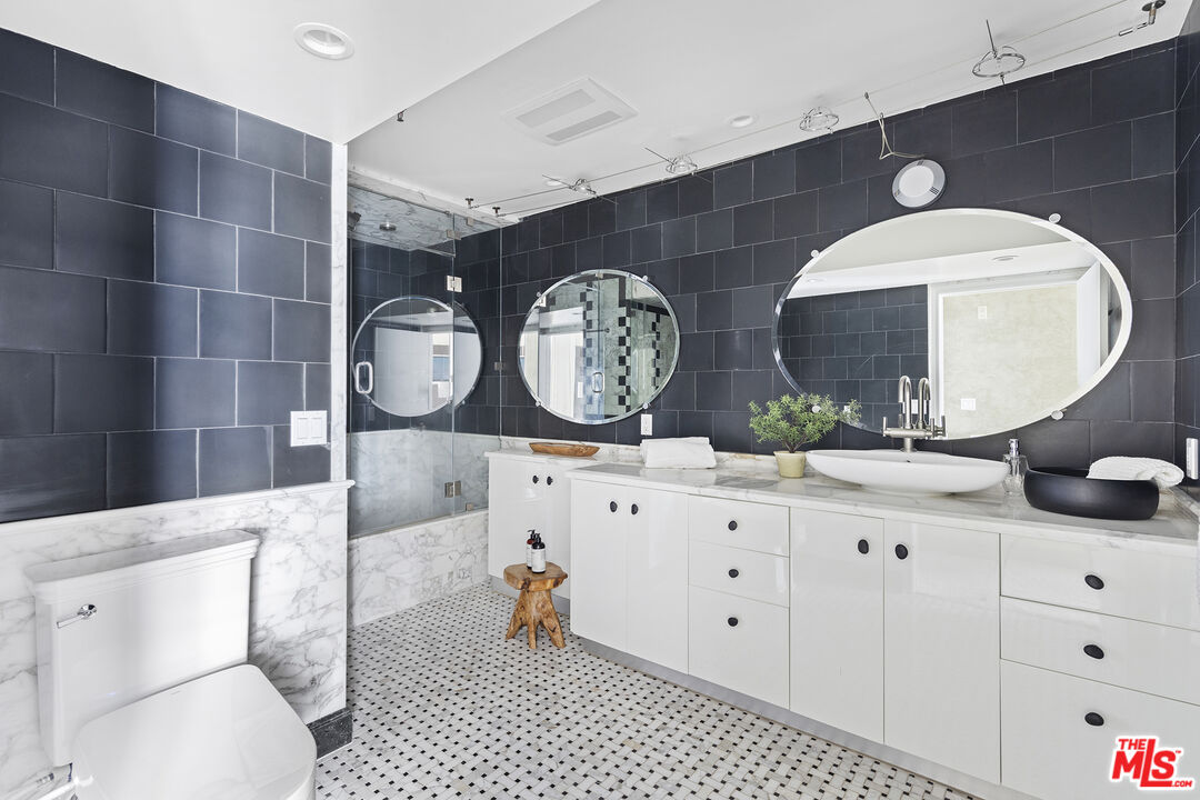 724 S Westgate Ave Unit: PH1