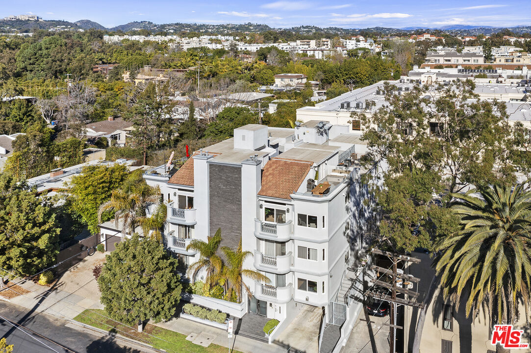 724 S Westgate Ave Unit: PH1