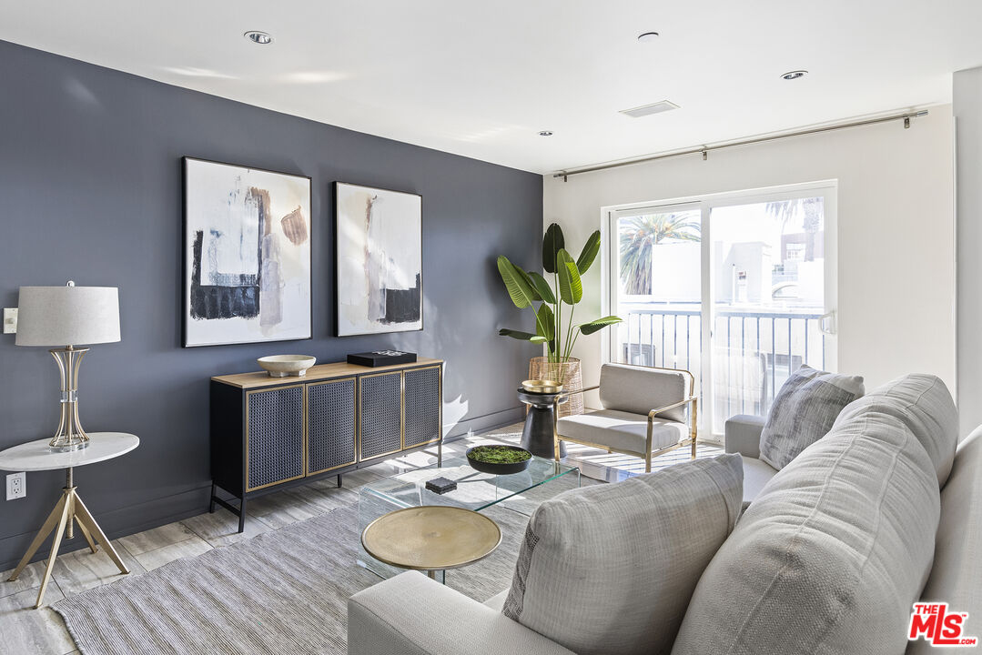 724 S Westgate Ave Unit: PH1