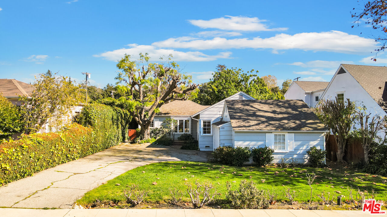 430 N Bowling Green Way