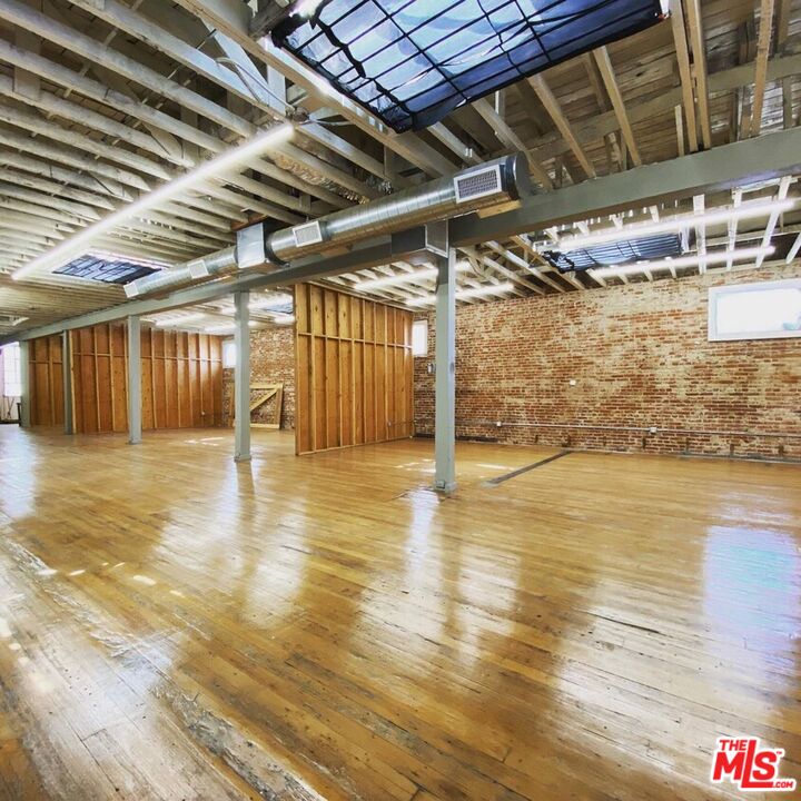 645 S Los Angeles St