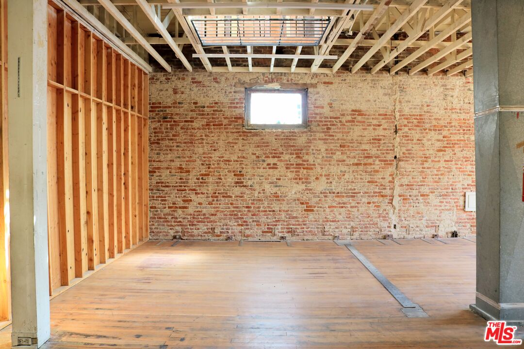 645 S Los Angeles St