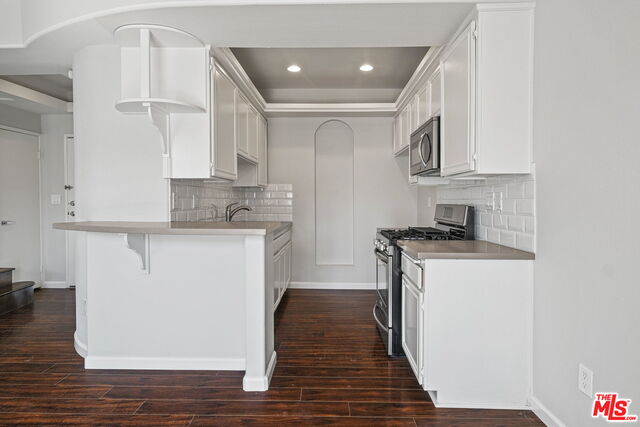 14061 MILBANK ST Unit: 2