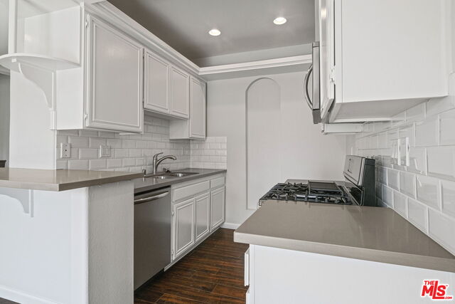 14061 MILBANK ST Unit: 2