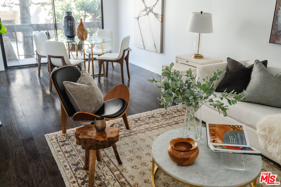 1735 N Fuller Ave Unit: 102