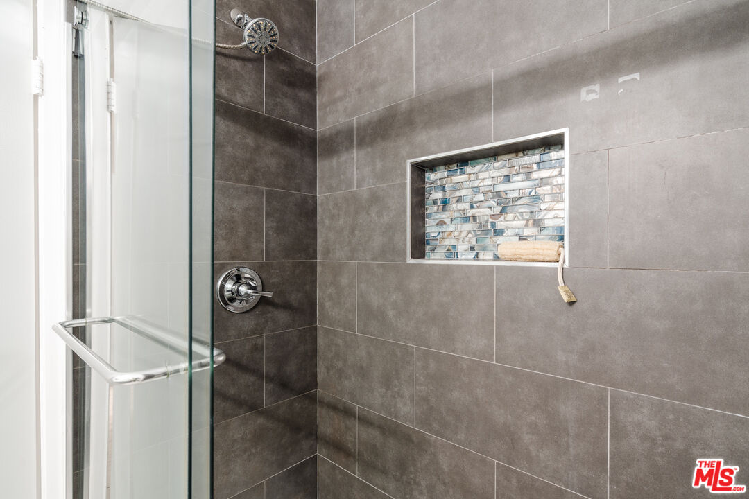 1735 N Fuller Ave Unit: 102