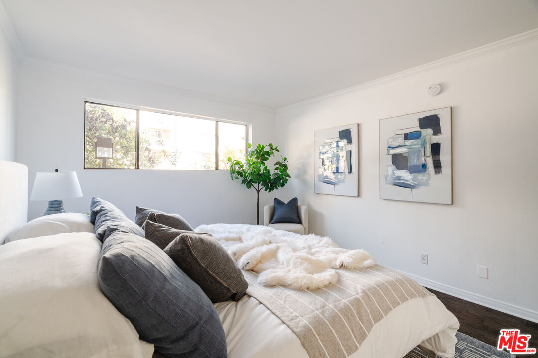 1735 N Fuller Ave Unit: 102