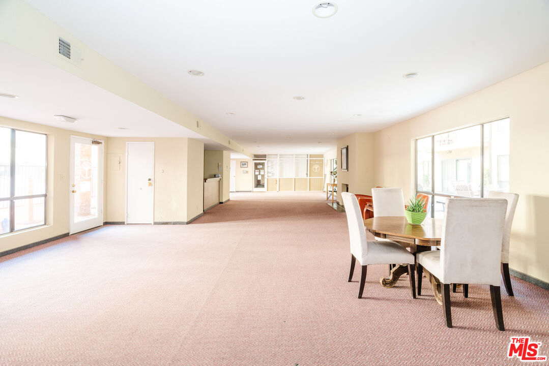 1735 N Fuller Ave Unit: 102