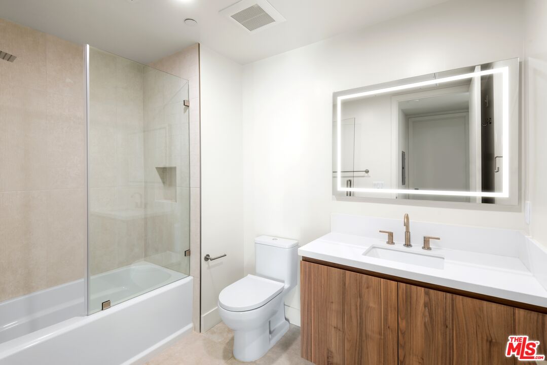 3651 Regal Pl Unit: 307