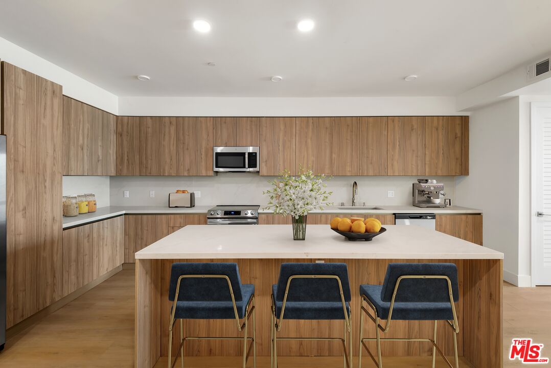 3651 Regal Pl Unit: 307