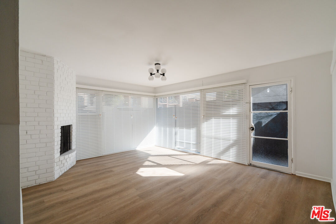 1147 Horn Ave Unit: 2