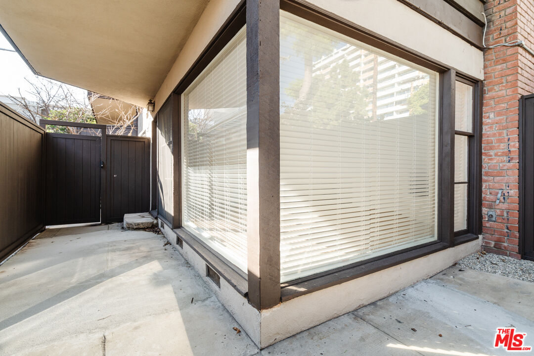 1147 Horn Ave Unit: 2