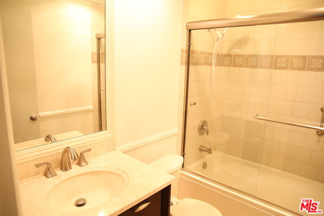 8544 Independence Ave Unit: 102