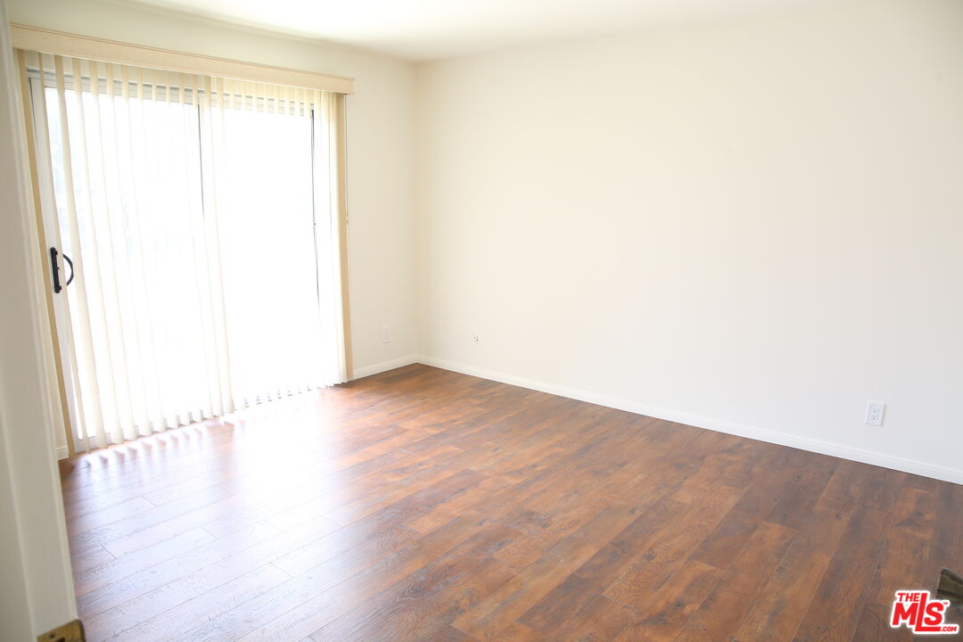 8544 Independence Ave Unit: 102