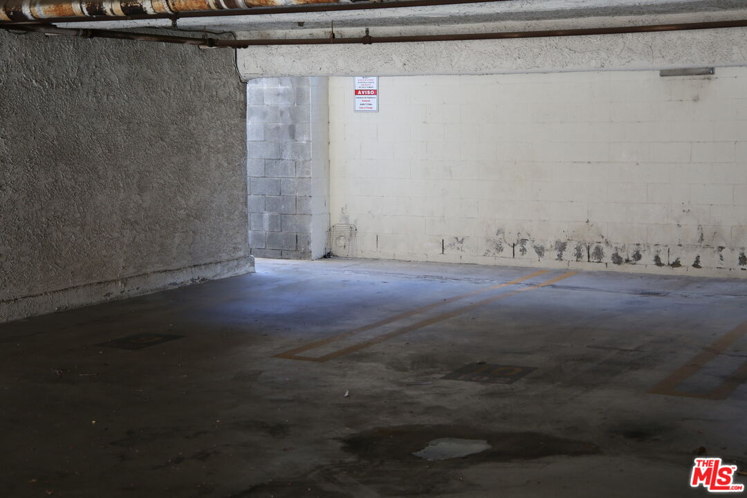 8544 Independence Ave Unit: 102