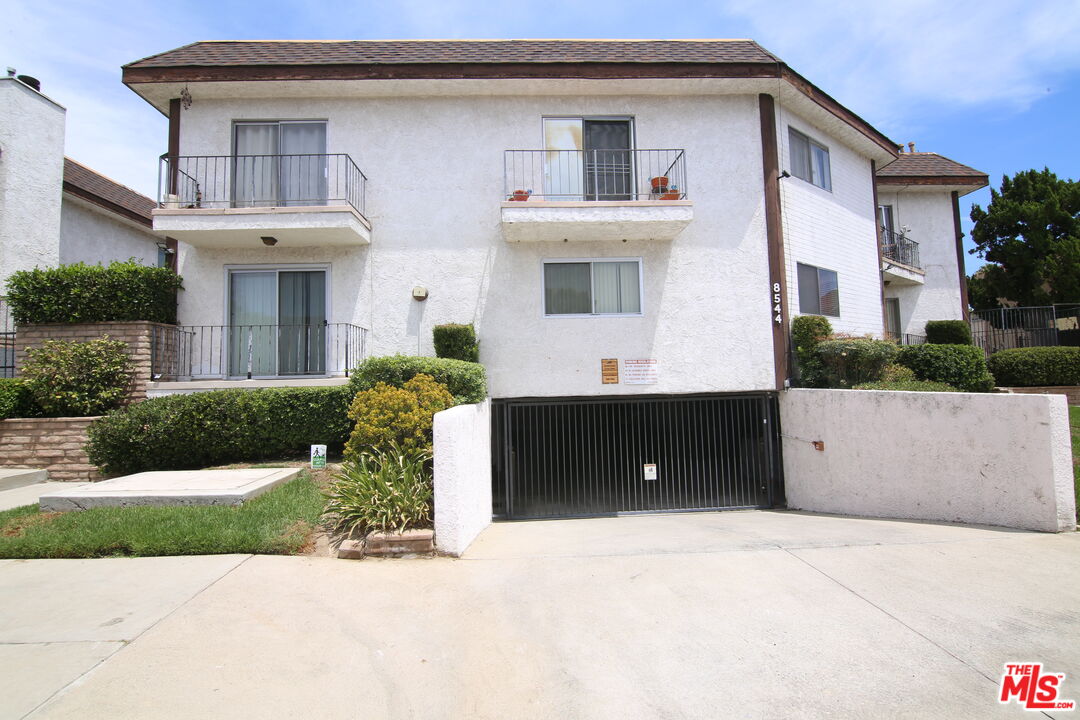 8544 Independence Ave Unit: 102