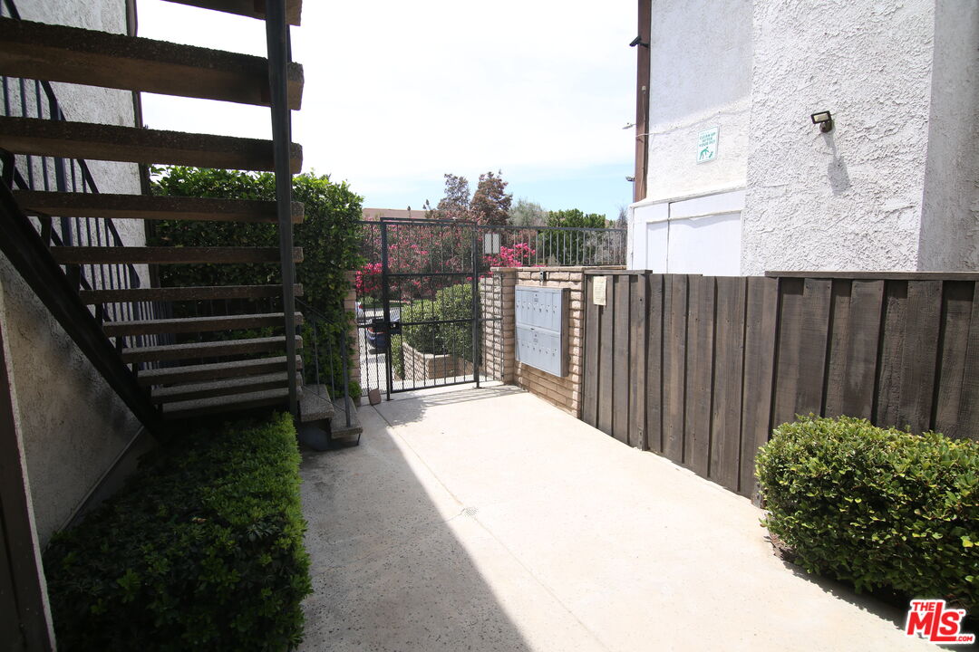 8544 Independence Ave Unit: 102