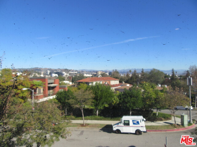 437 Shirley PL Unit: B