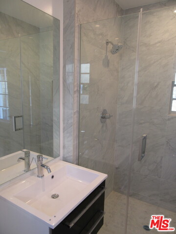 437 Shirley PL Unit: B