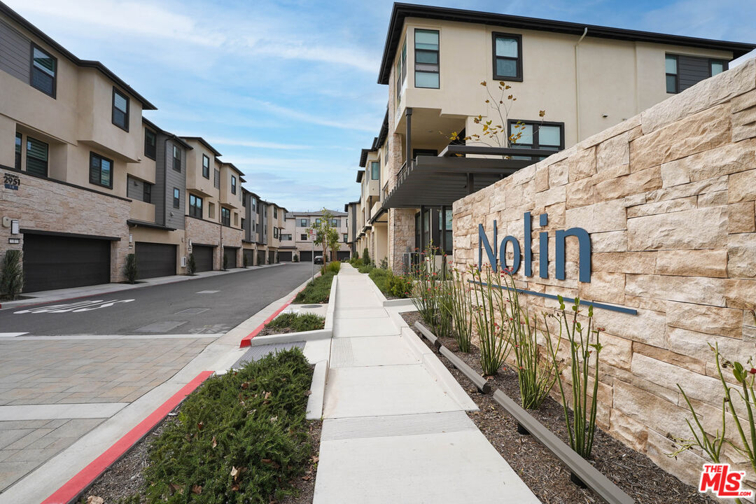 2951 W Lincoln Ave Unit: 2