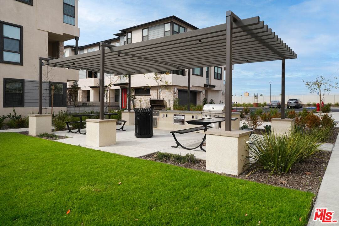 2951 W Lincoln Ave Unit: 2