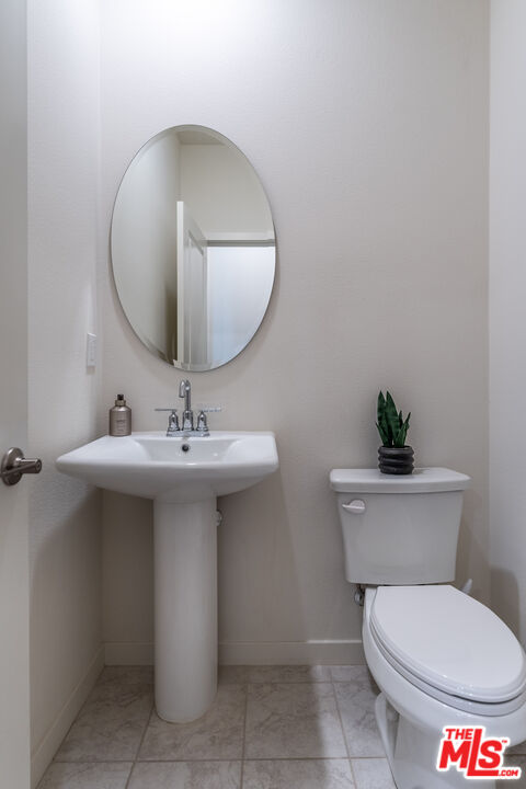 2951 W Lincoln Ave Unit: 2