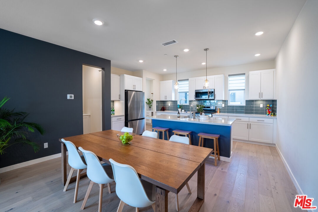 2951 W Lincoln Ave Unit: 2