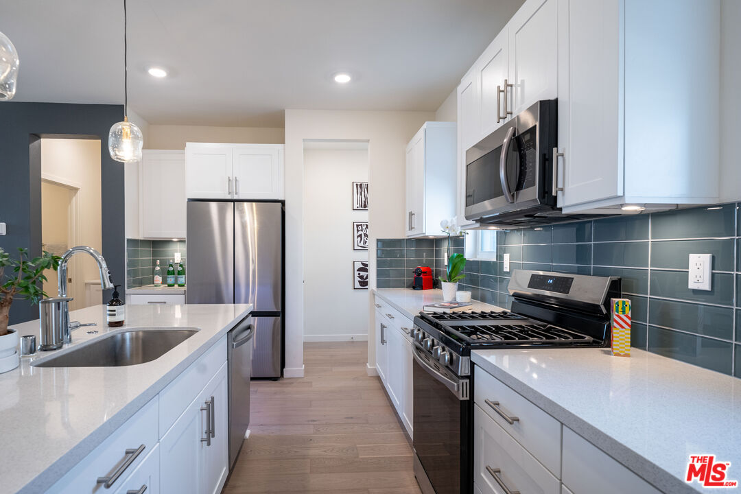 2951 W Lincoln Ave Unit: 2