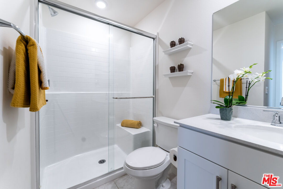 2951 W Lincoln Ave Unit: 2