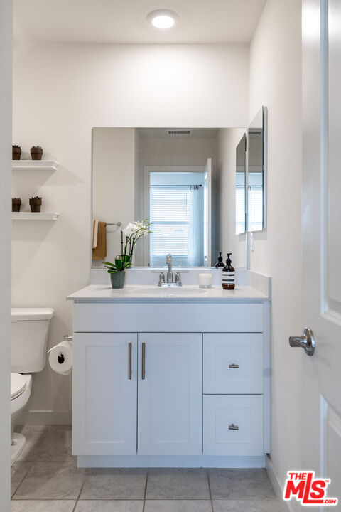 2951 W Lincoln Ave Unit: 2