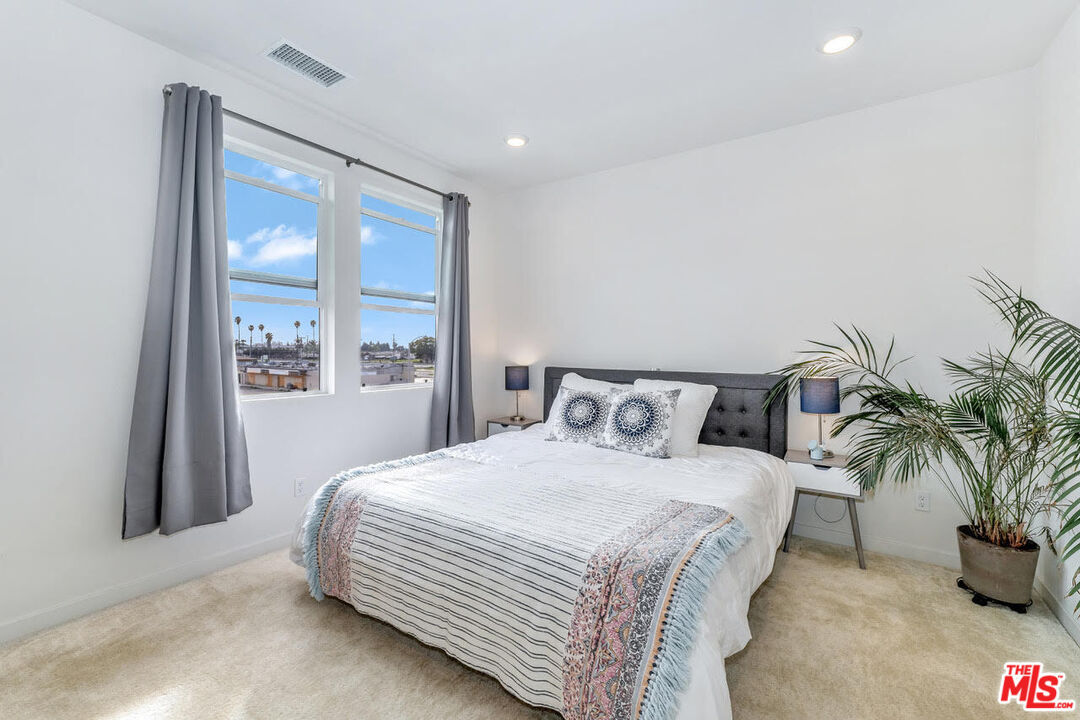 2951 W Lincoln Ave Unit: 2