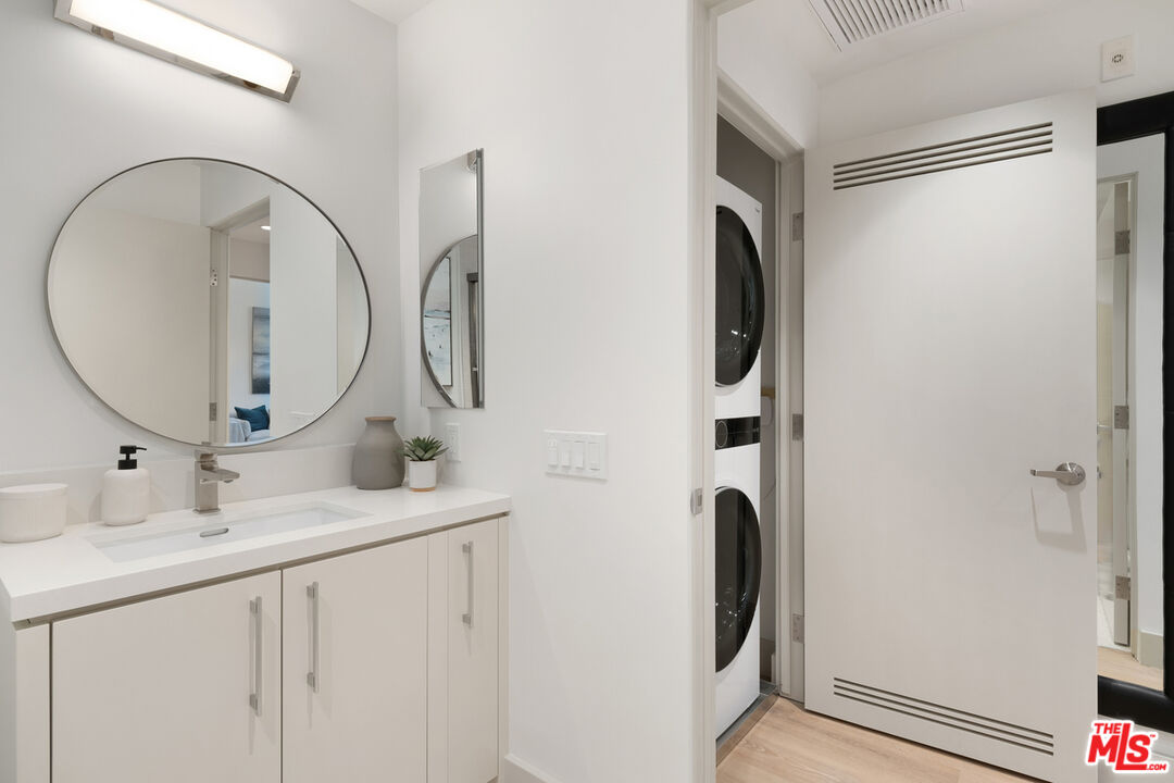 130 S Sepulveda Blvd Unit: 110