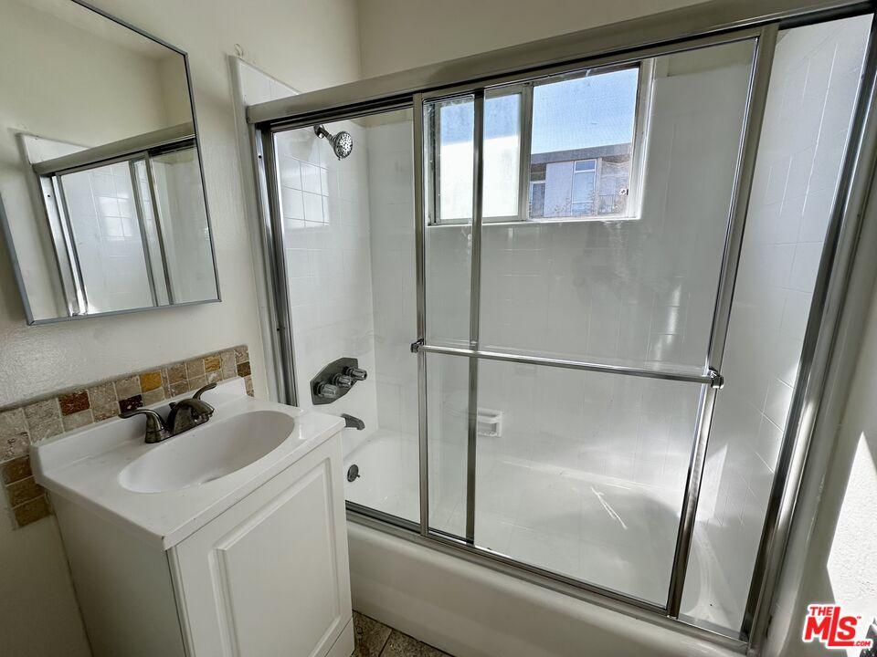 2337 Penmar Ave Unit: 7