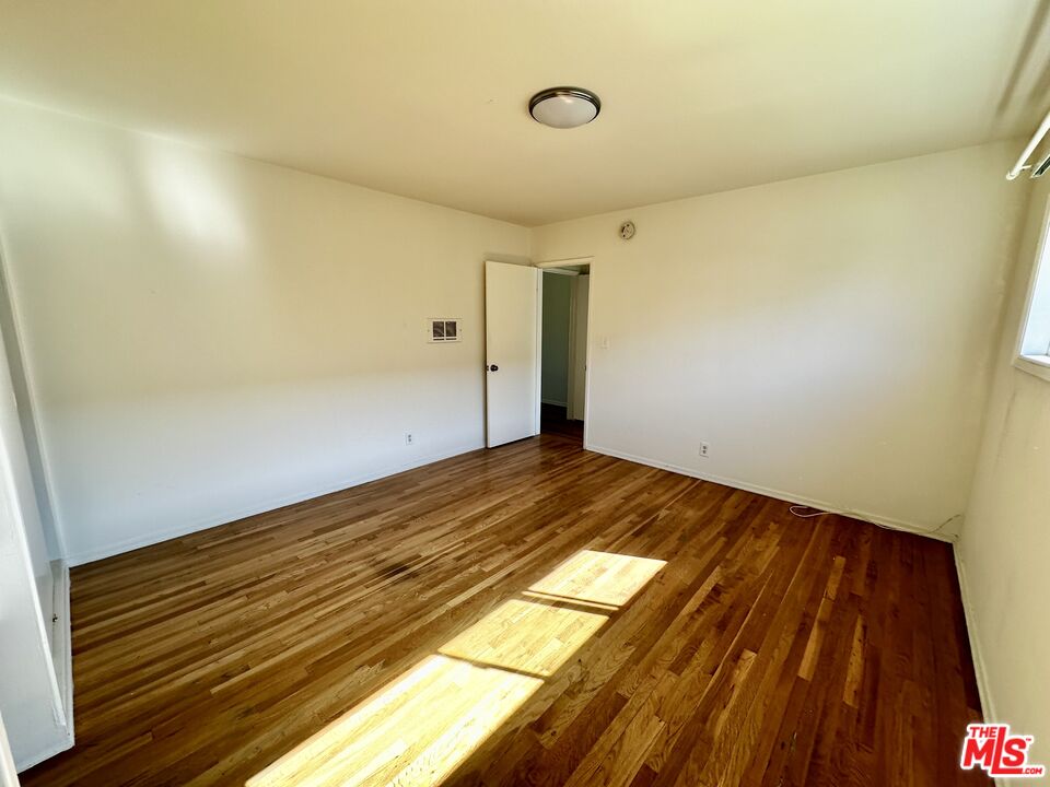 2337 Penmar Ave Unit: 7