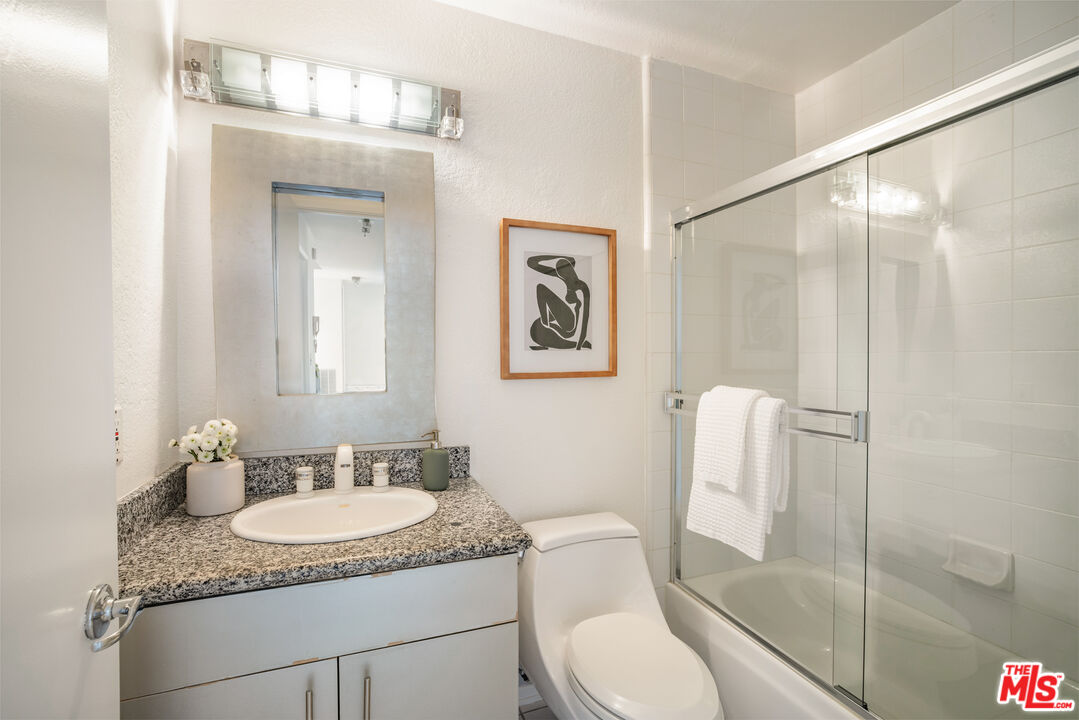 14647 Dickens St Unit: 5