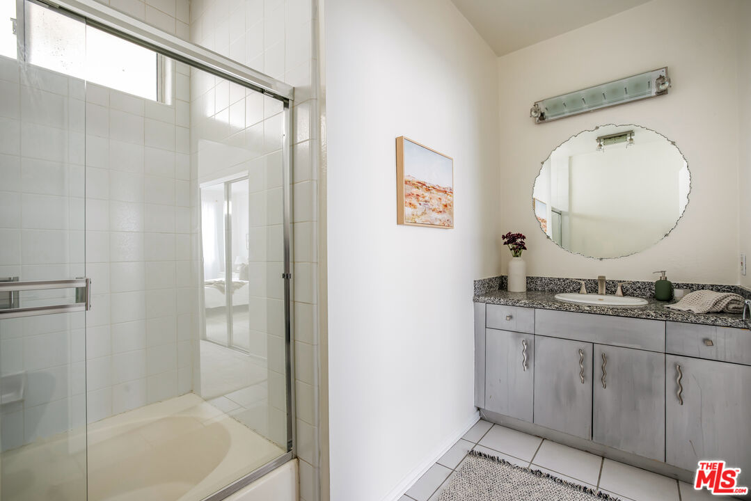 14647 Dickens St Unit: 5