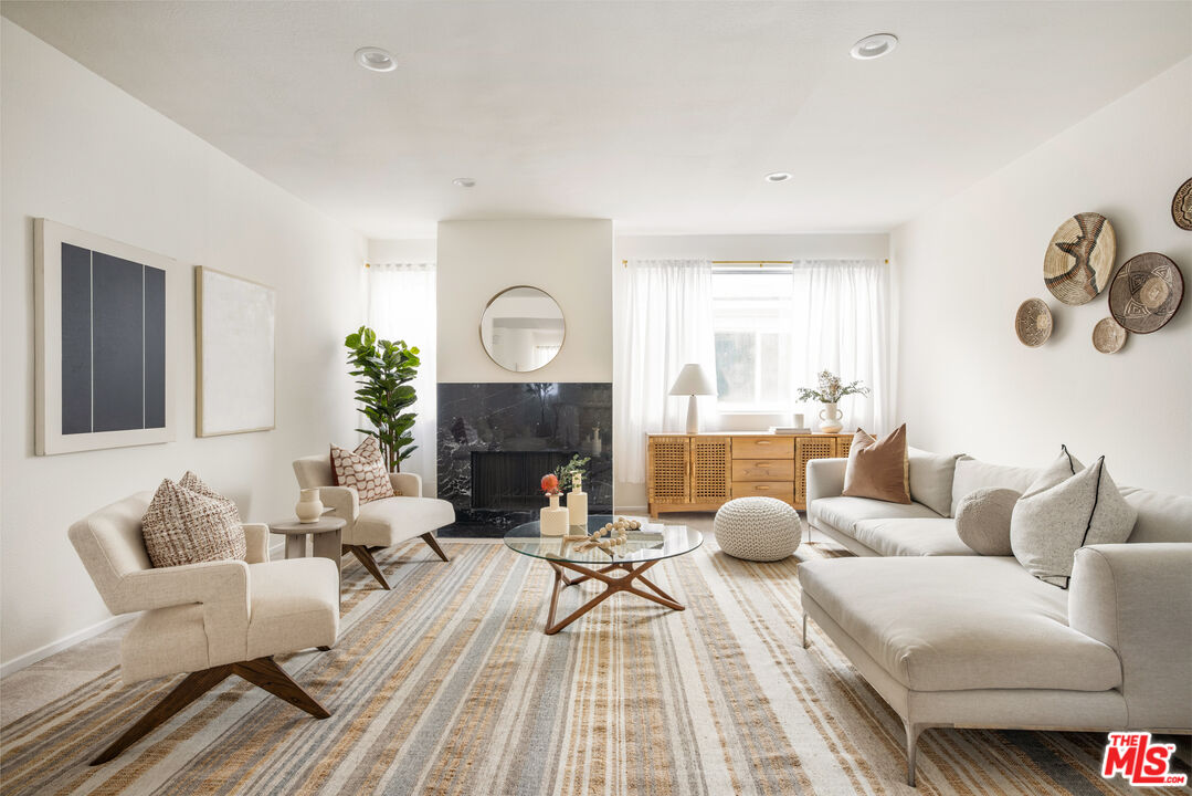 14647 Dickens St Unit: 5