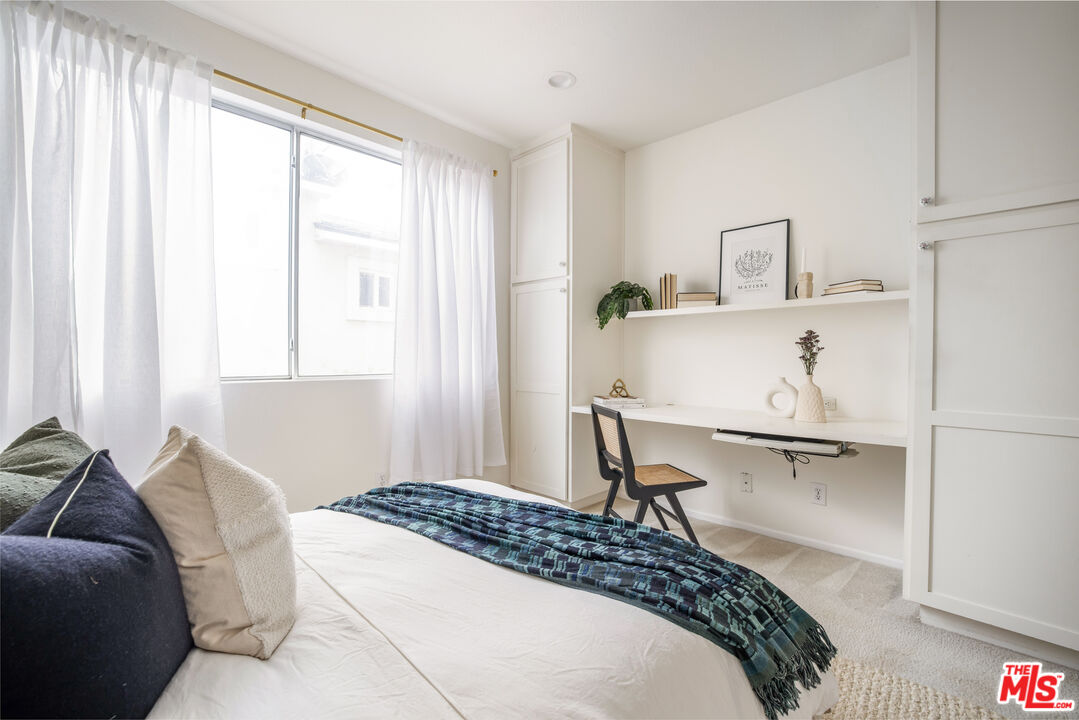 14647 Dickens St Unit: 5