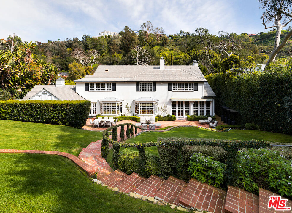 1231 Stone Canyon Rd