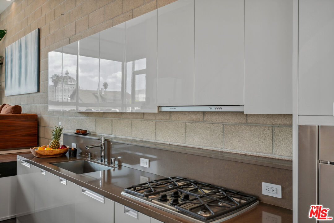 530 N Larchmont Blvd Unit: 2