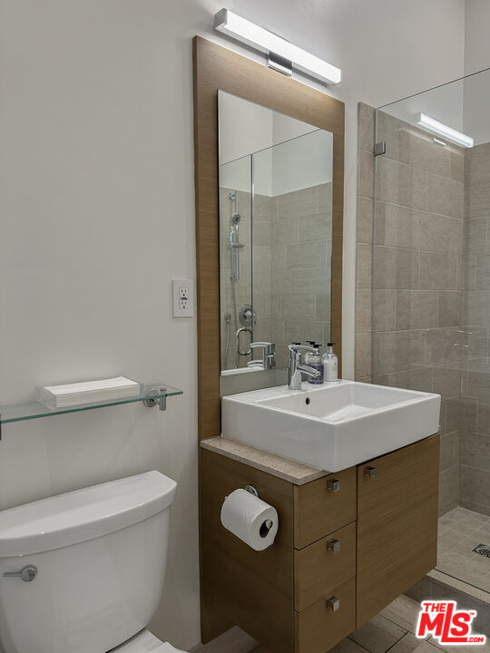 530 N Larchmont Blvd Unit: 2